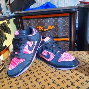 Nike Dunk "CLOSER1" Customs from Nike